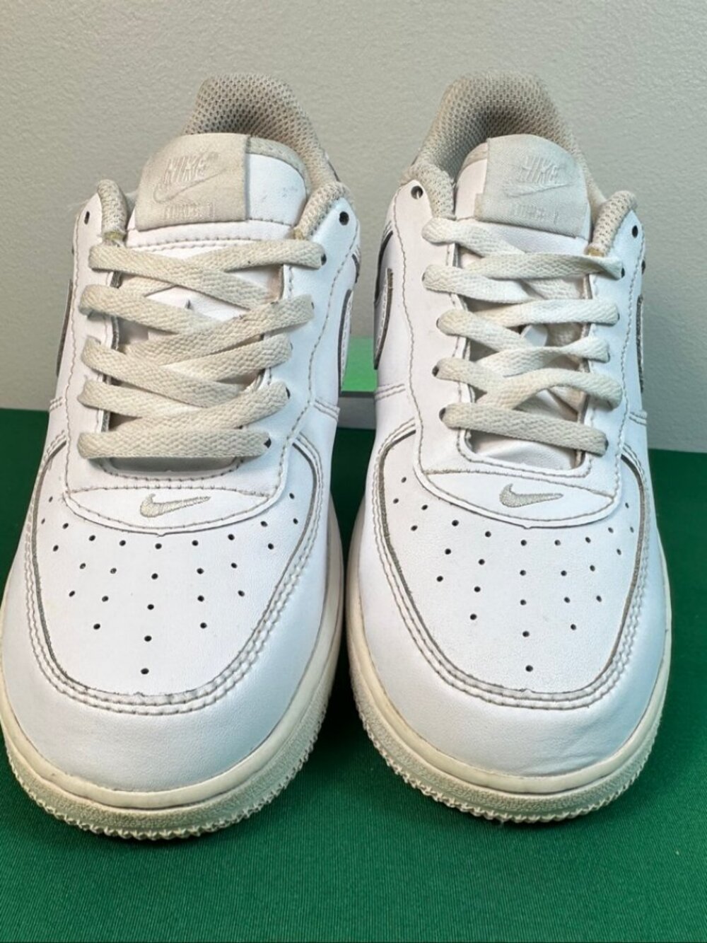 Nike Air Force 1 LE GS Triple White 2.5Y DH2925-111
